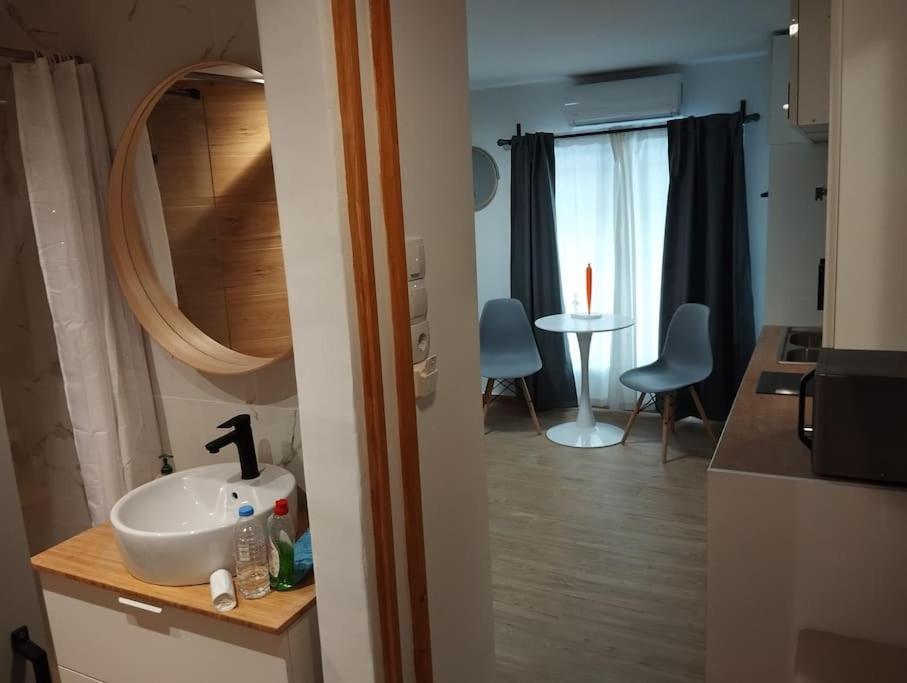 Nektar Cosy Apartment In City Centre Atena Exterior foto